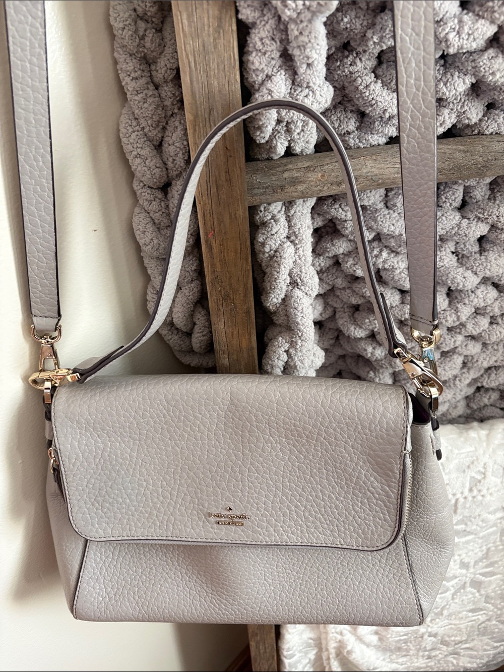 kate spade pebble leather shoulder bag in light gray